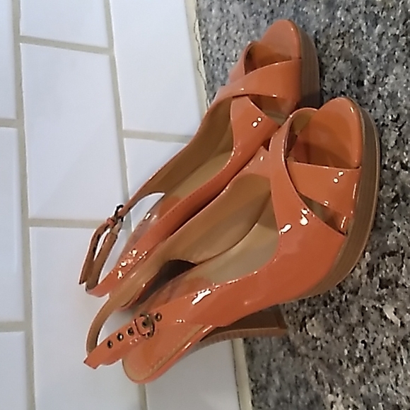 Qupid Orange Slingback Platform Heels. Size 6.5 - Picture 2 of 8